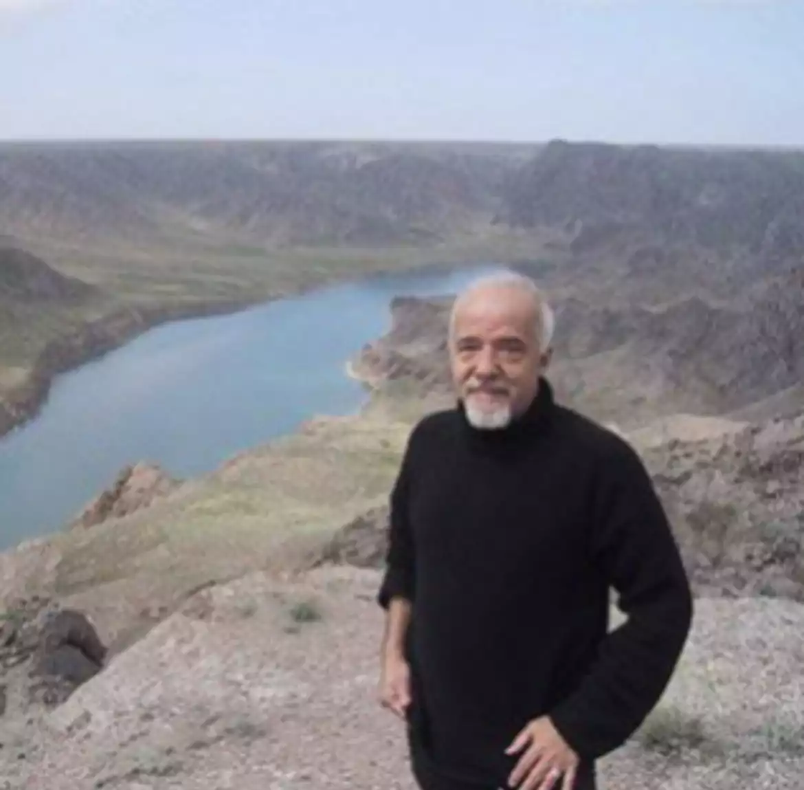 Культовый автор книг Пауло Коэльо написал: «Я рано понял, что путешествие для меня — лучший способ обучения...