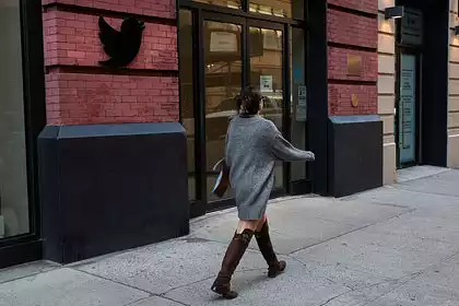 Маск призвал неготовых к «хардкорным» изменениям Twitter сотрудников уволиться

Американский предпринимател...